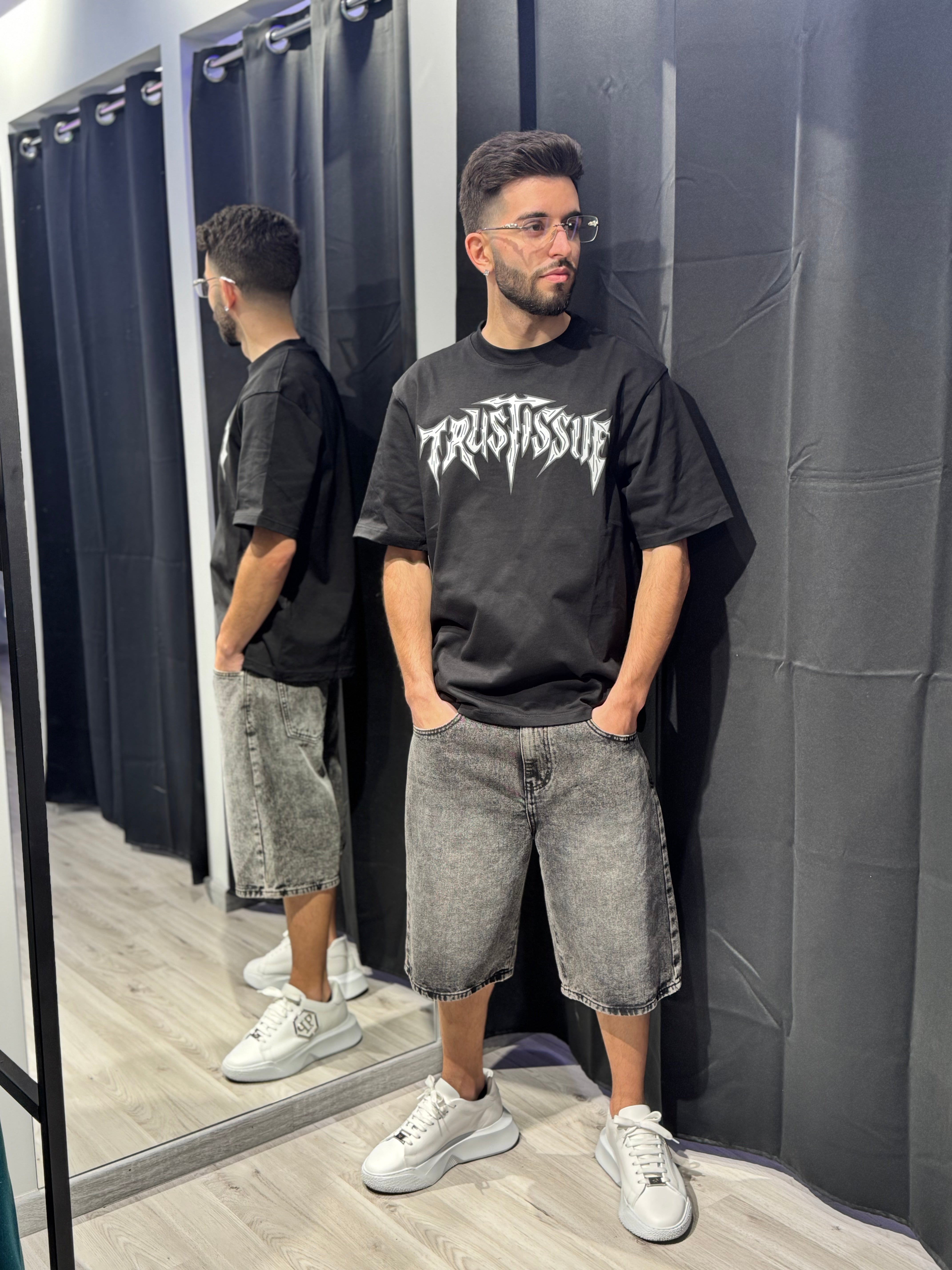 T-shirt Trustissue