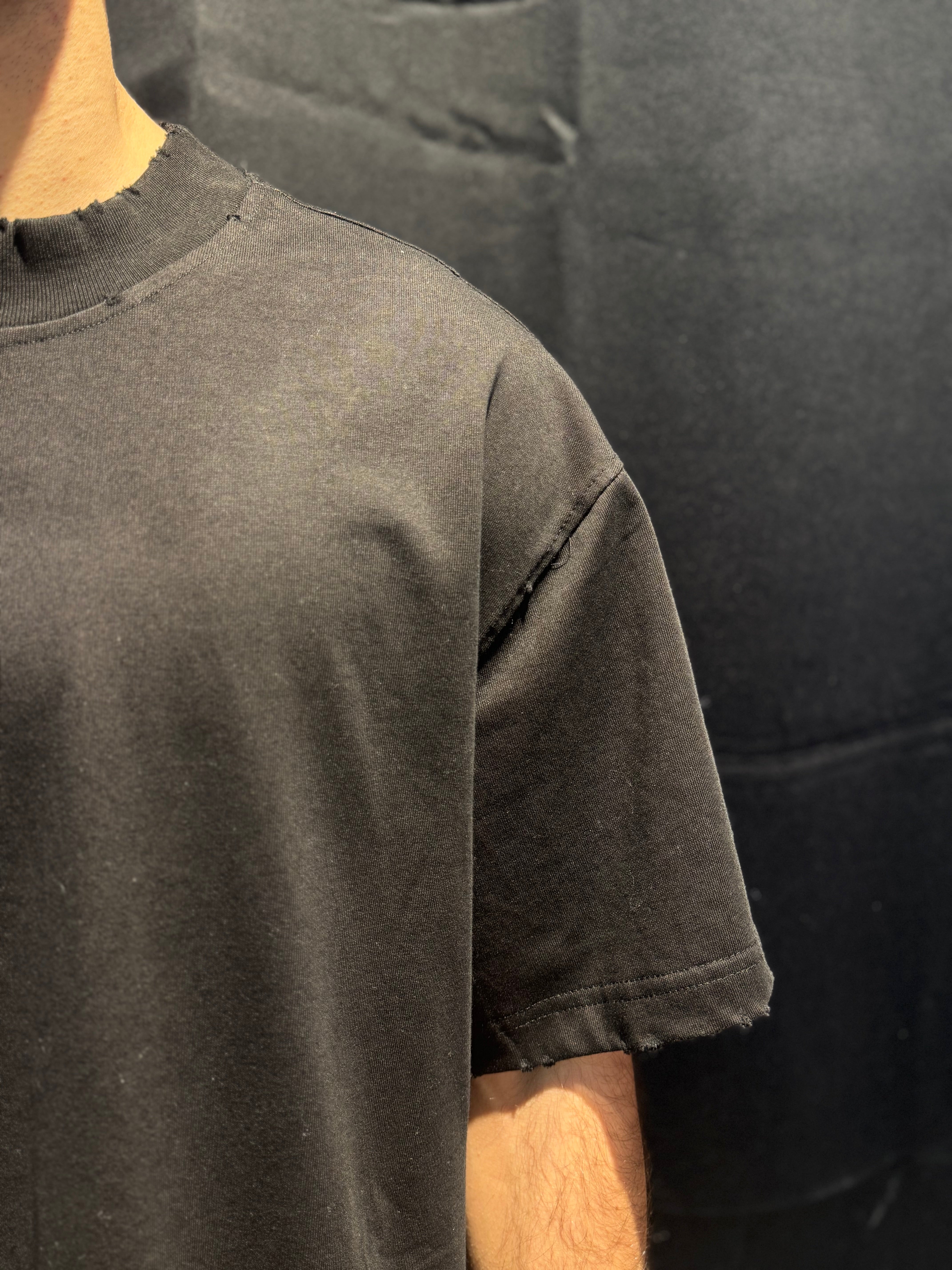 T-shirt Destroyed