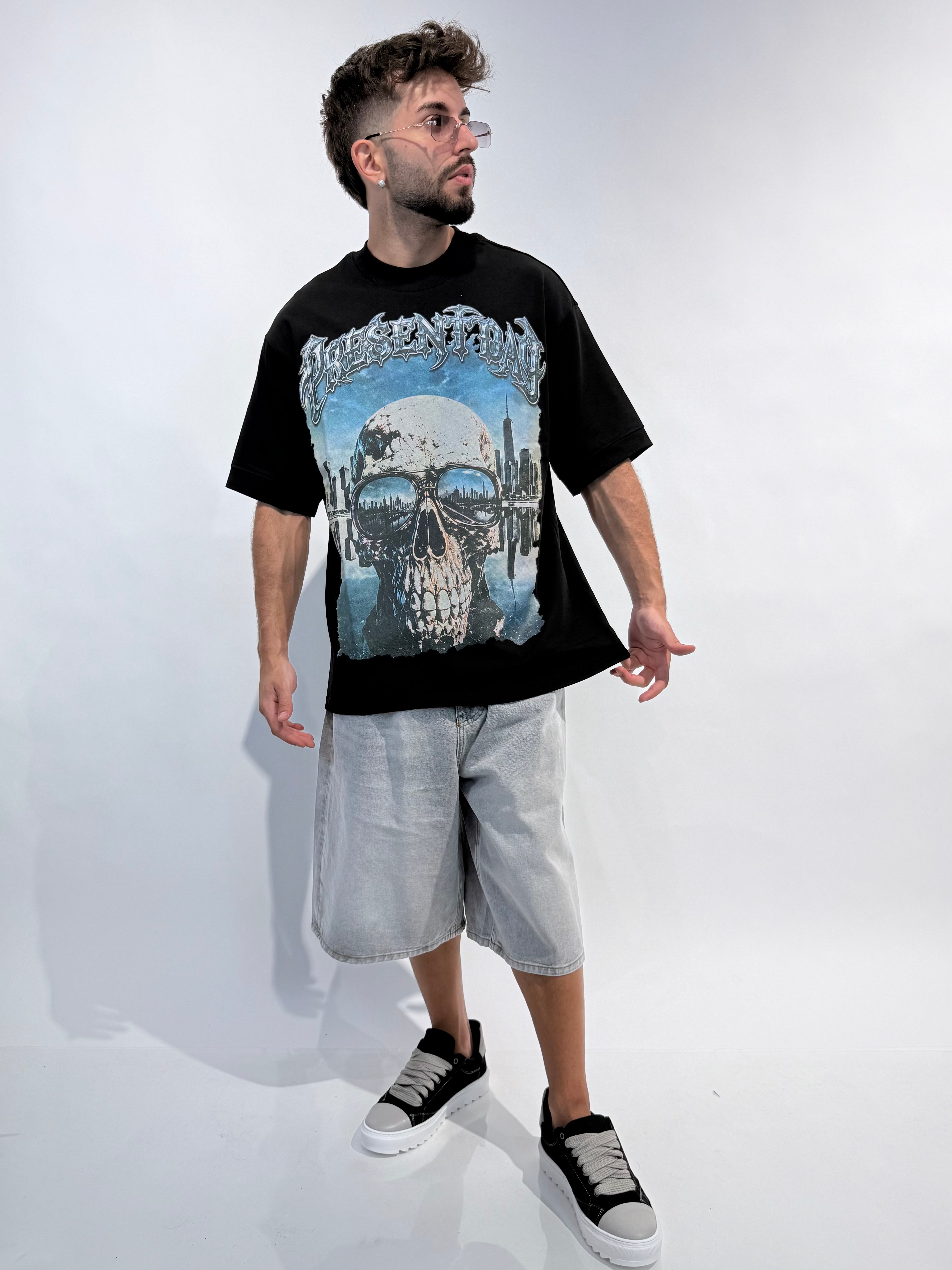T-shirt Present Day