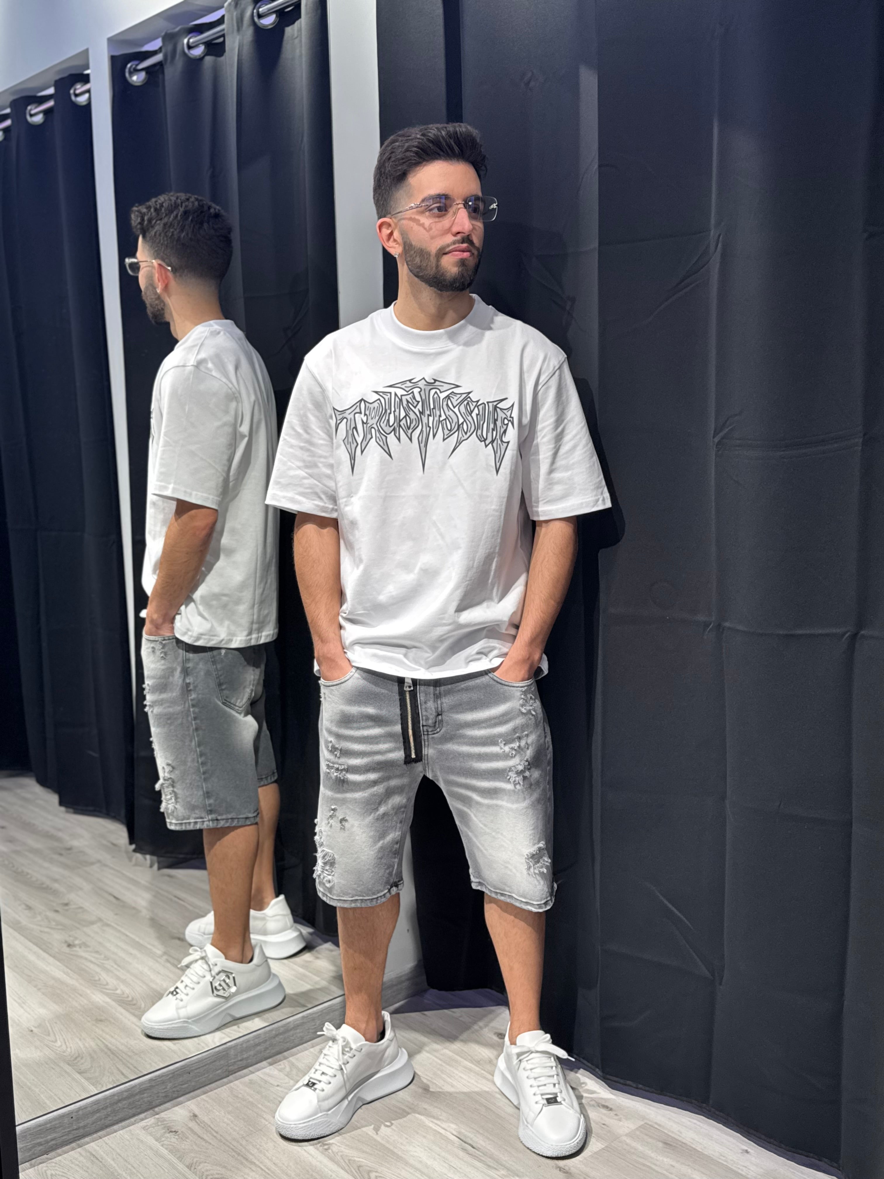T-shirt Trustissue