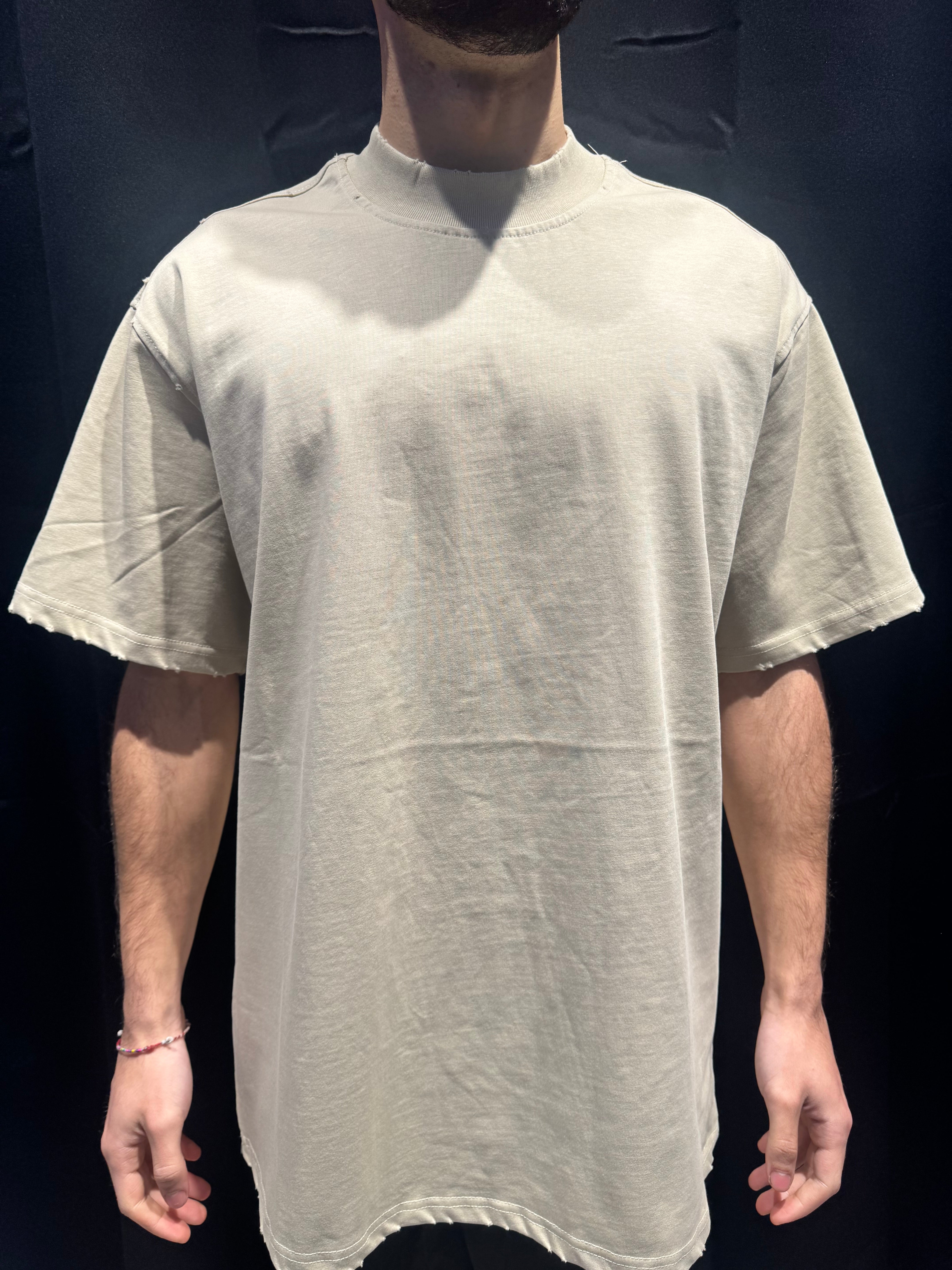 T-shirt Destroyed