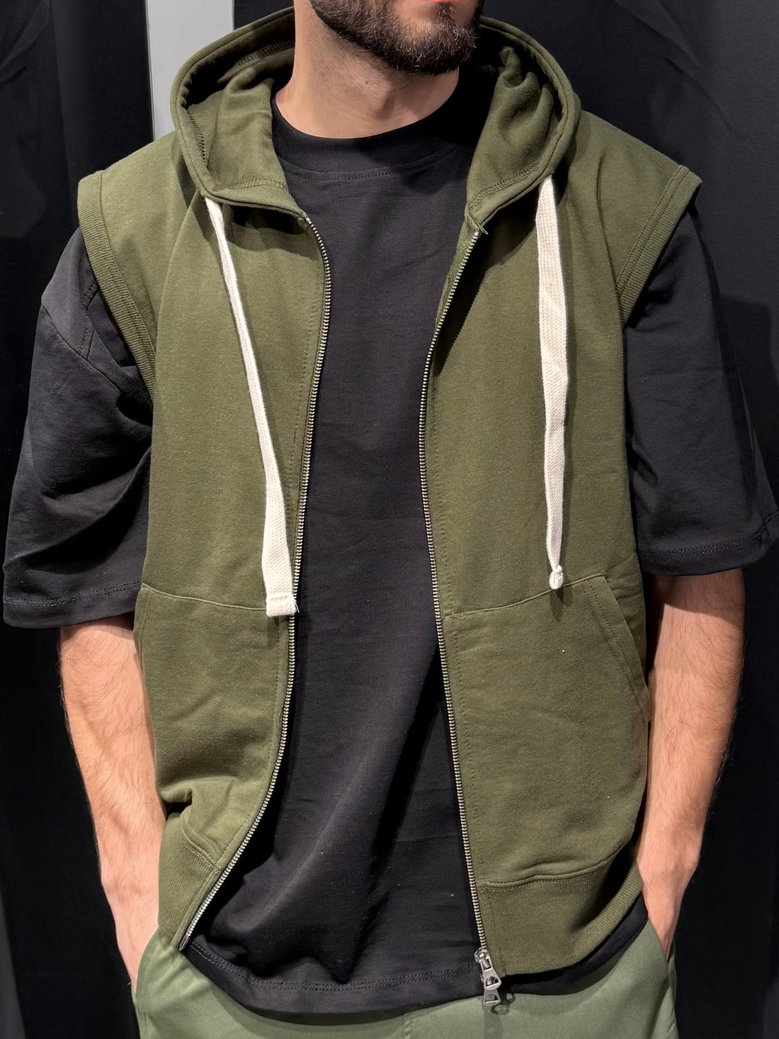 Smanicato con Cappuccio