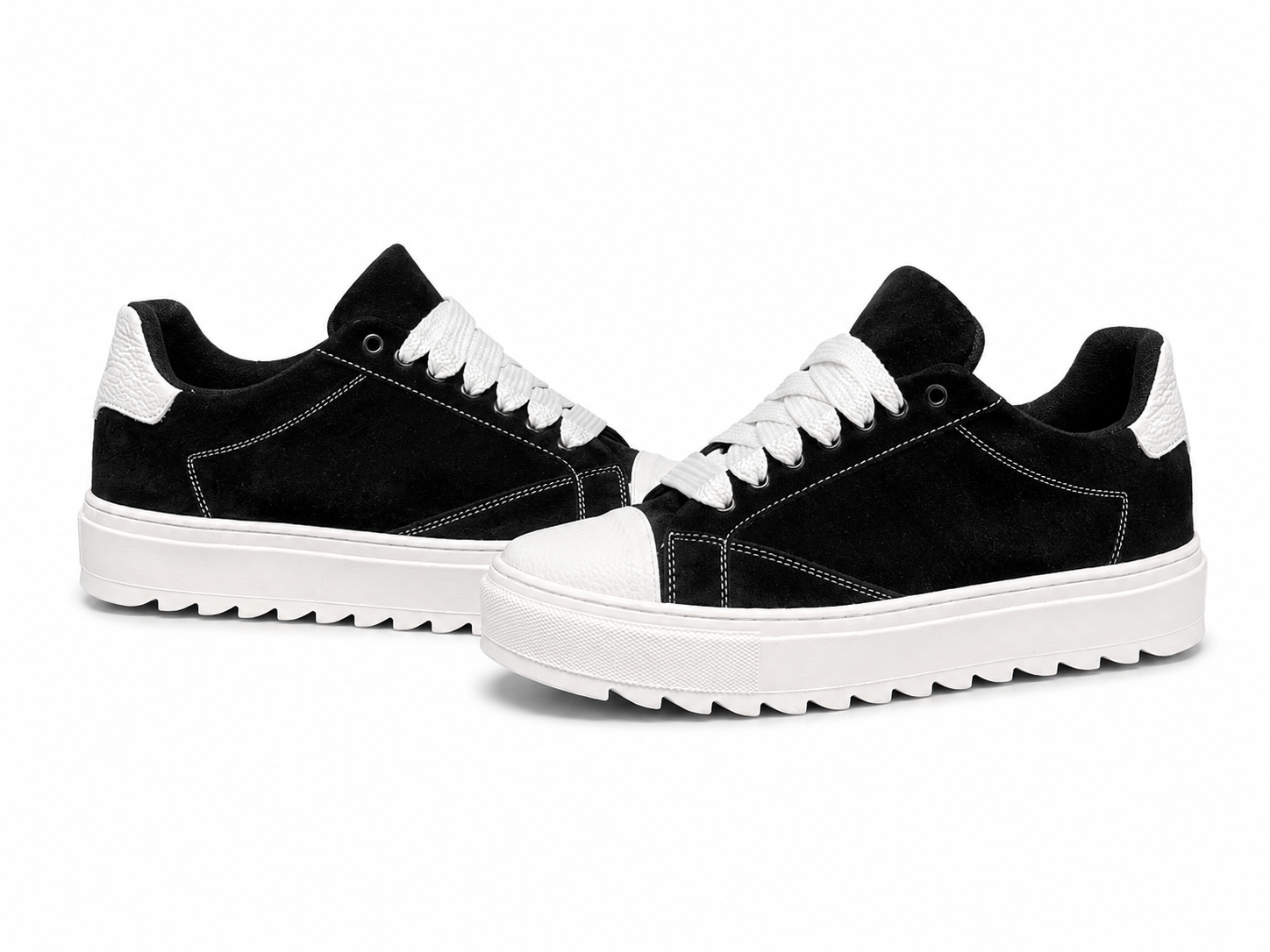 Scarpe in Camoscio Nero/Bianco