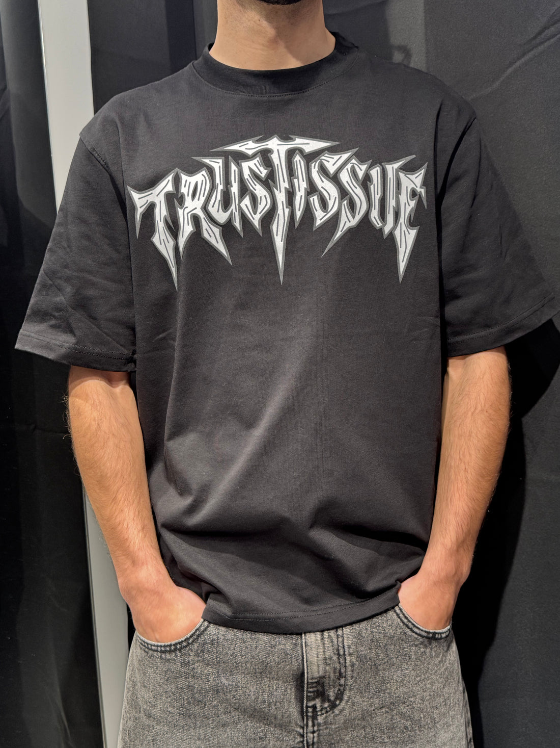 T-shirt Trustissue