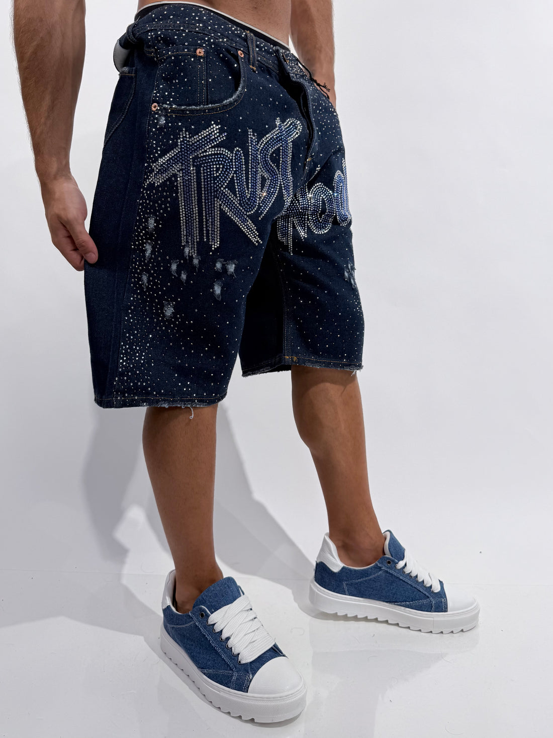 Jeans Trust No One