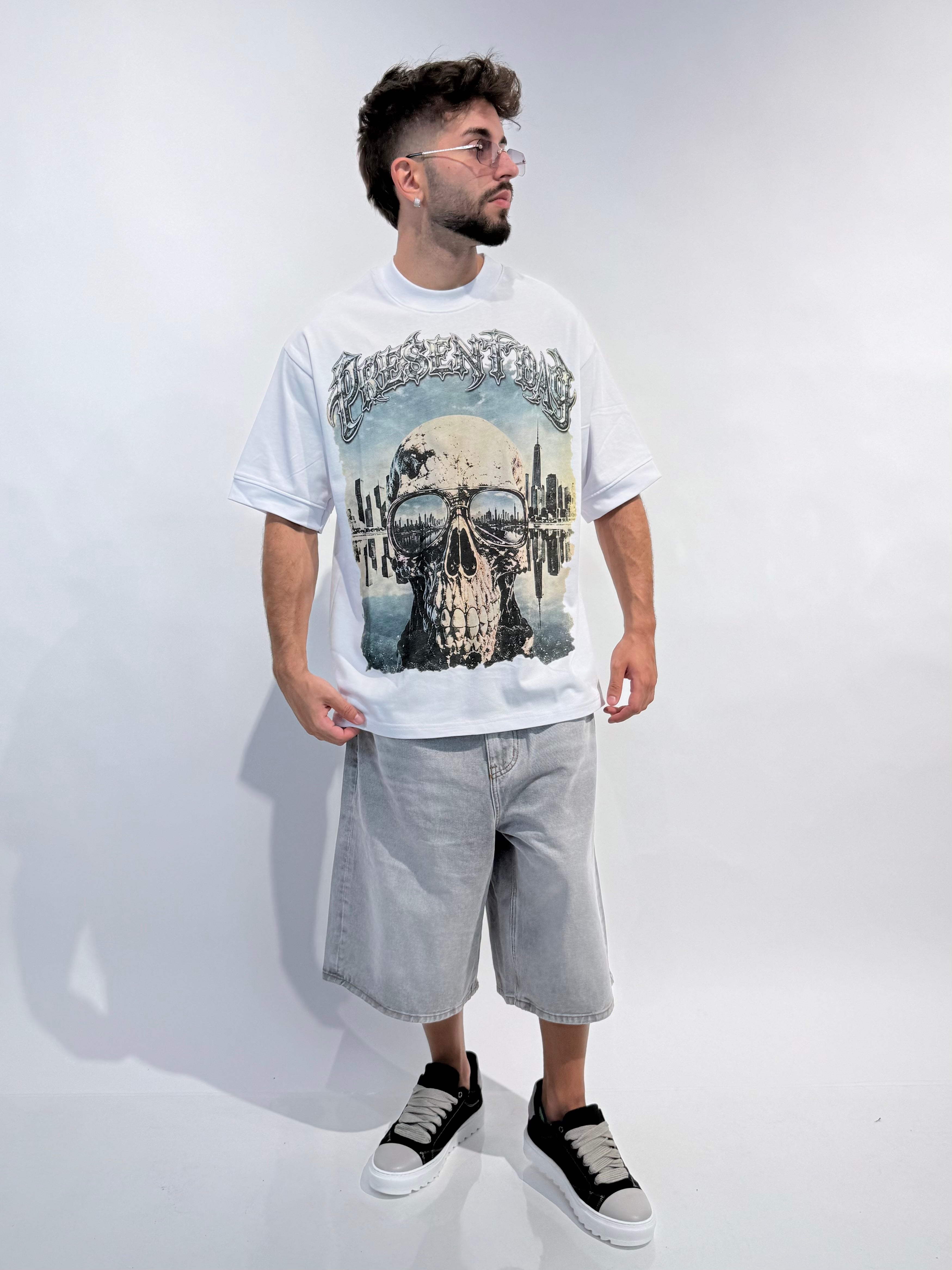 T-shirt Present Day