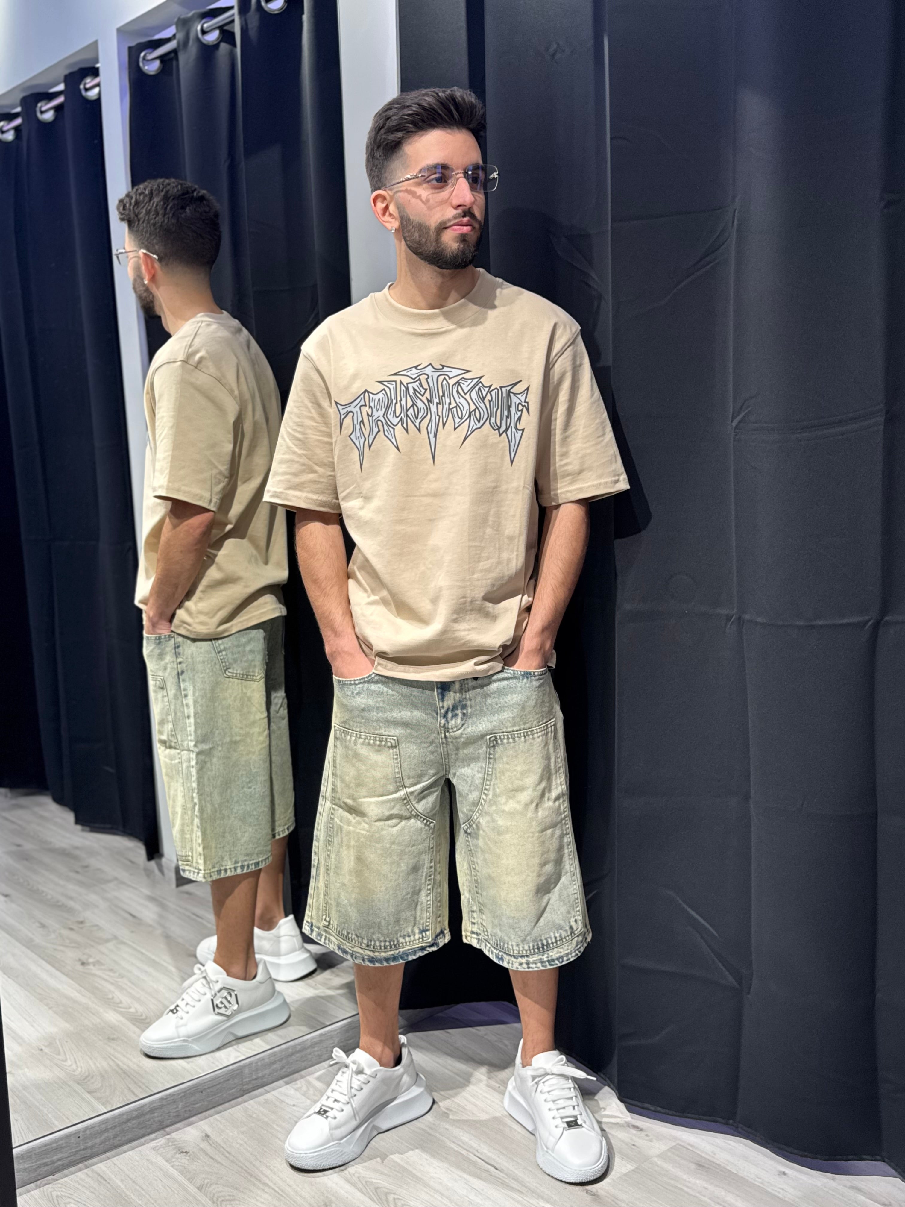 T-shirt Trustissue