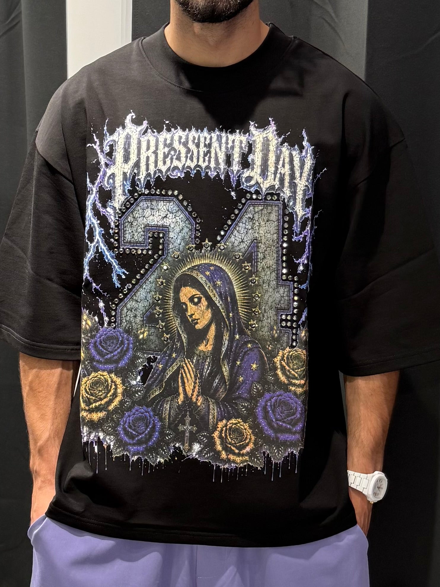 T-shirt Present Day