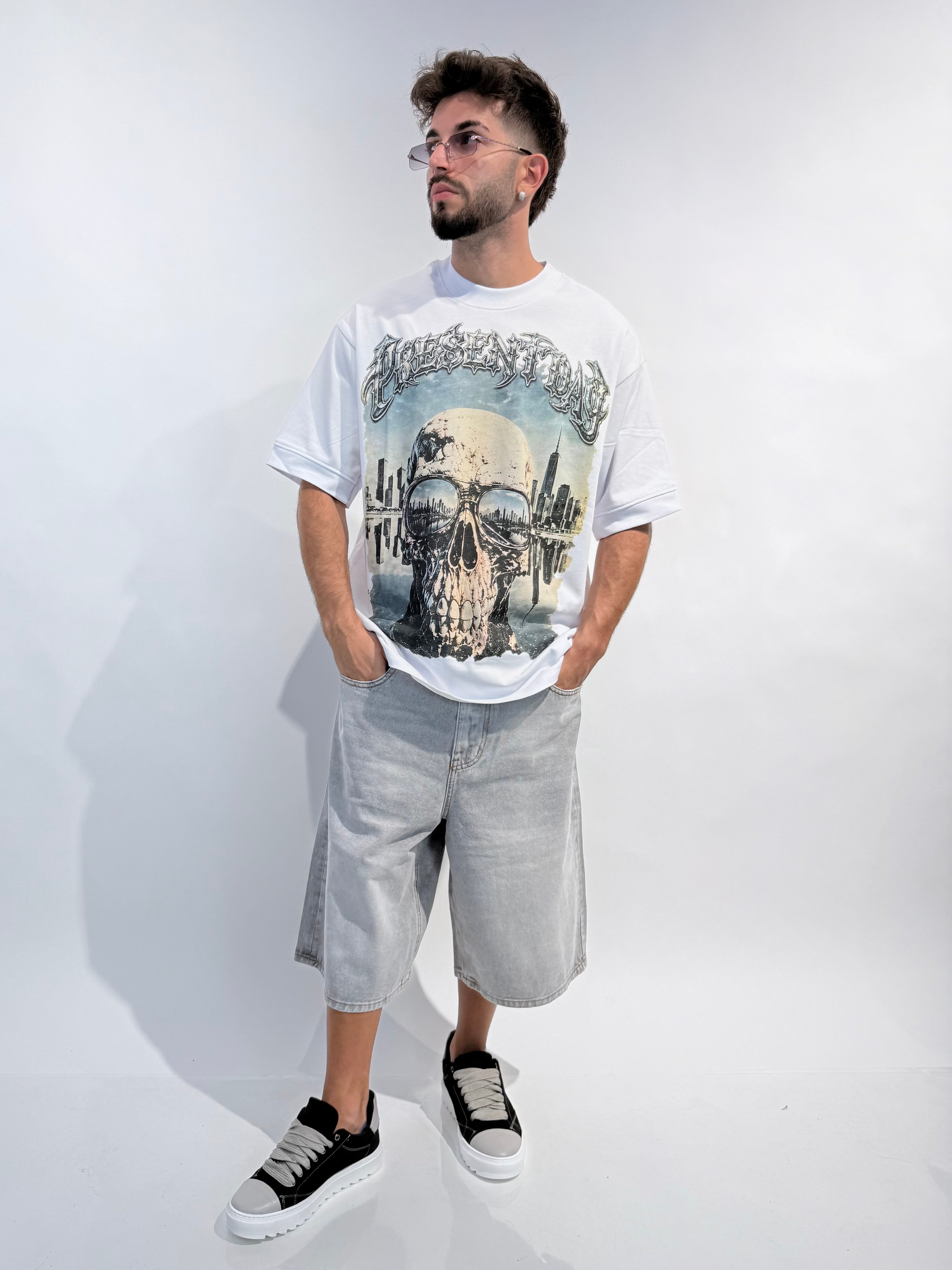 T-shirt Present Day