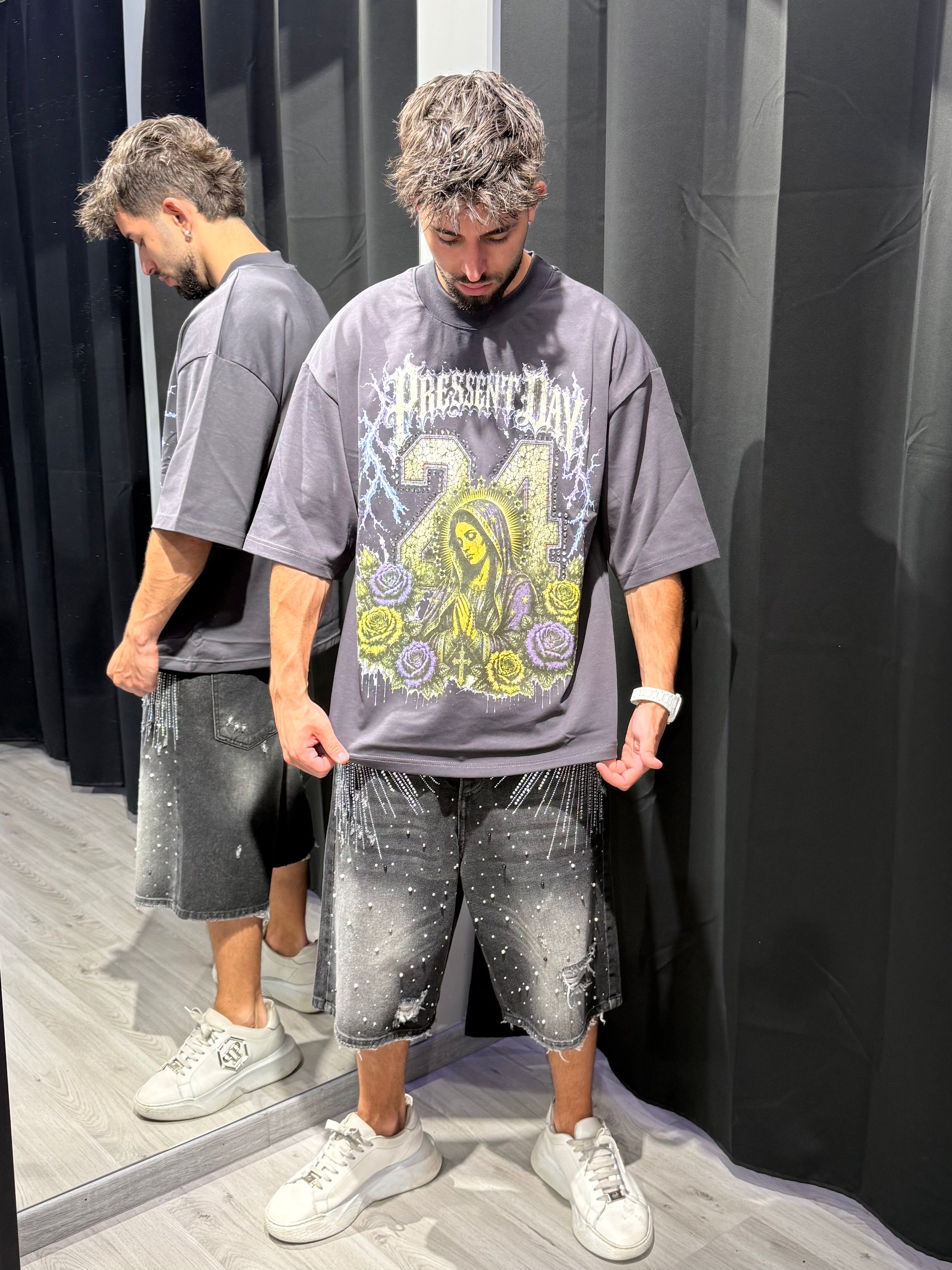 T-shirt Present Day