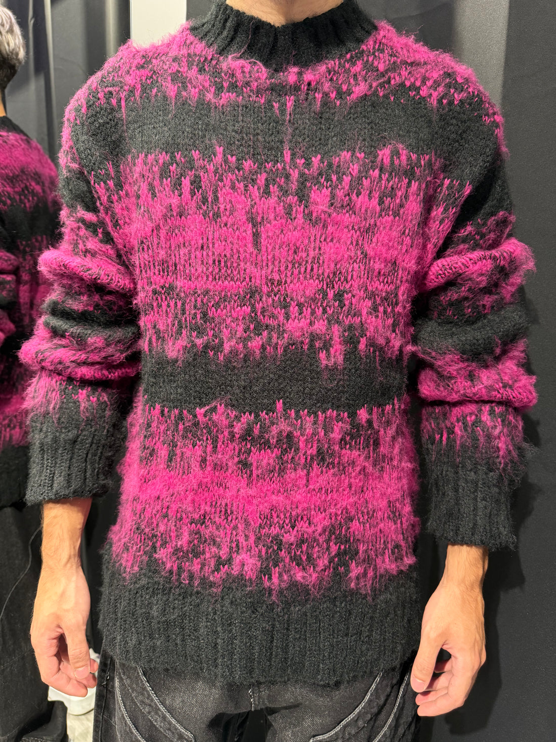 Maglione Over Abstract