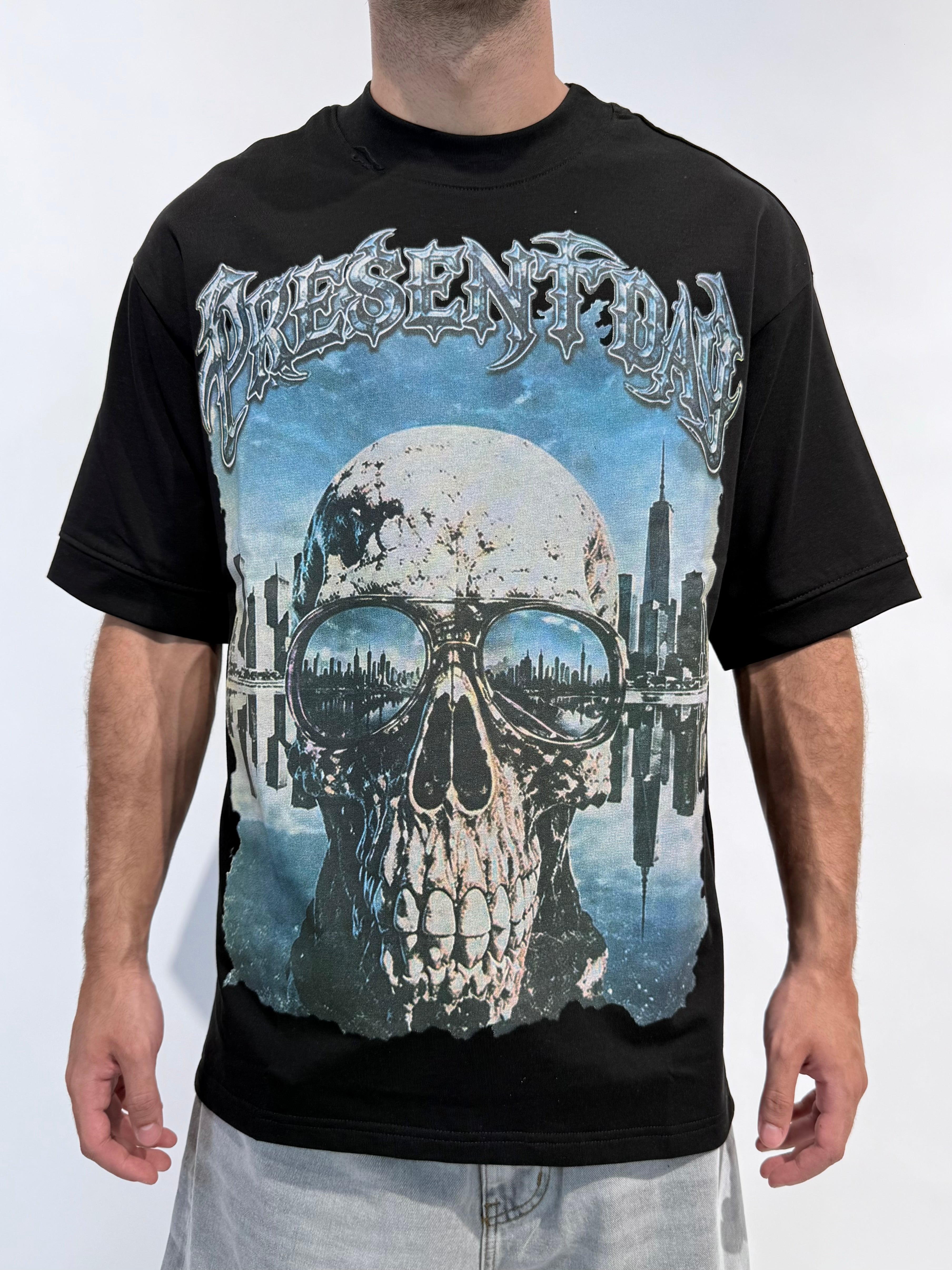 T-shirt Present Day