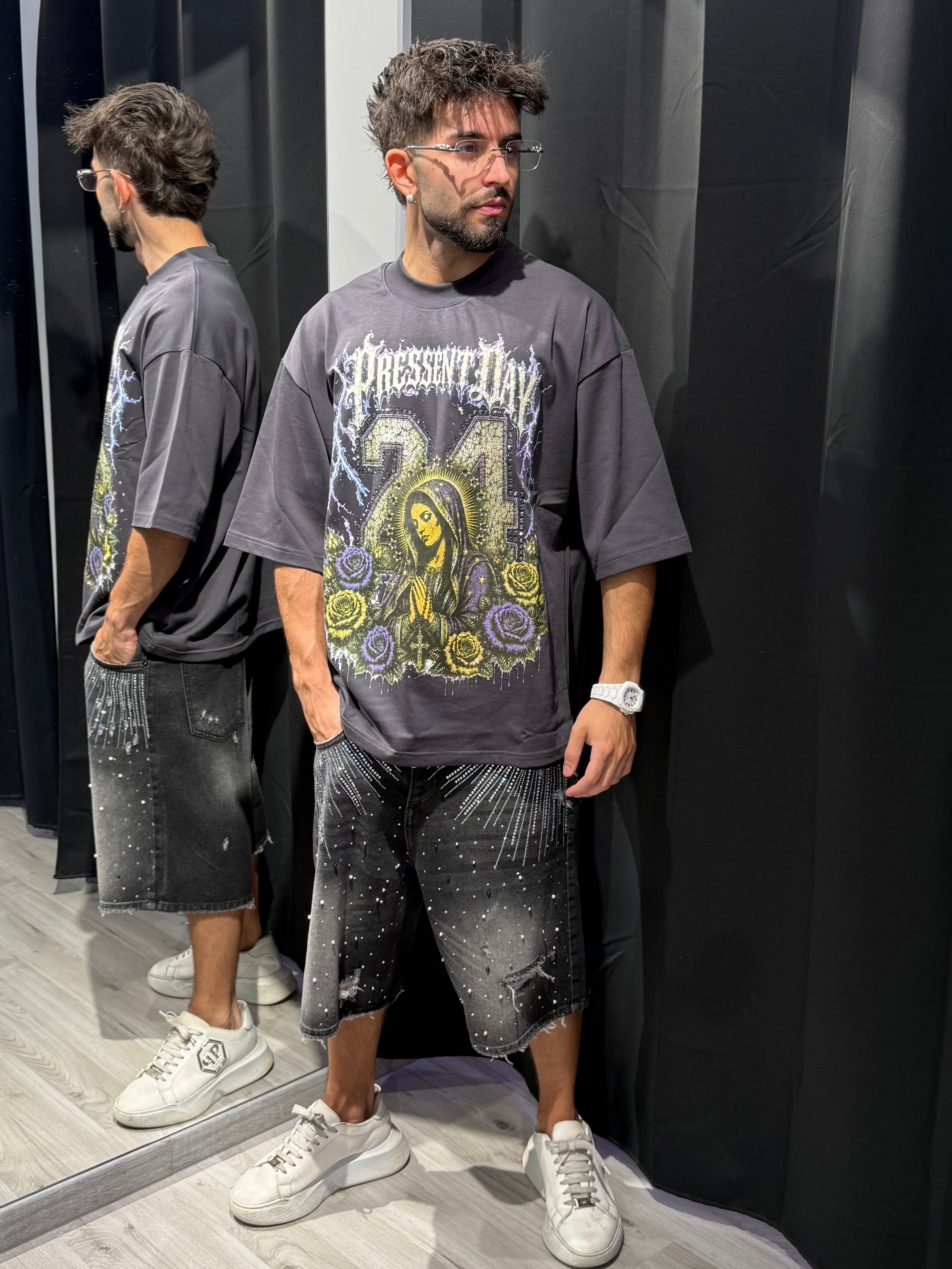 T-shirt Present Day