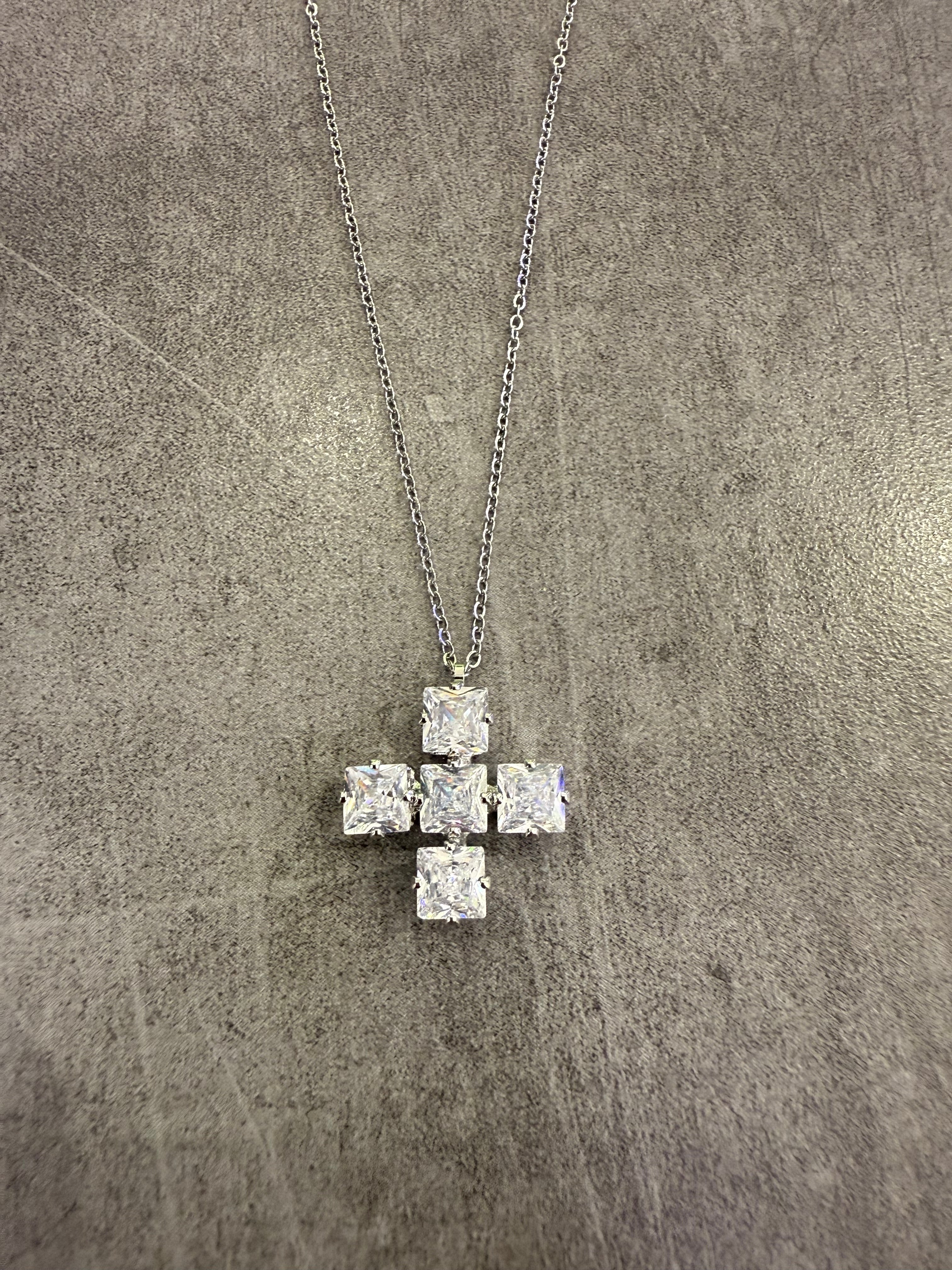 Collana Croce Stile 4