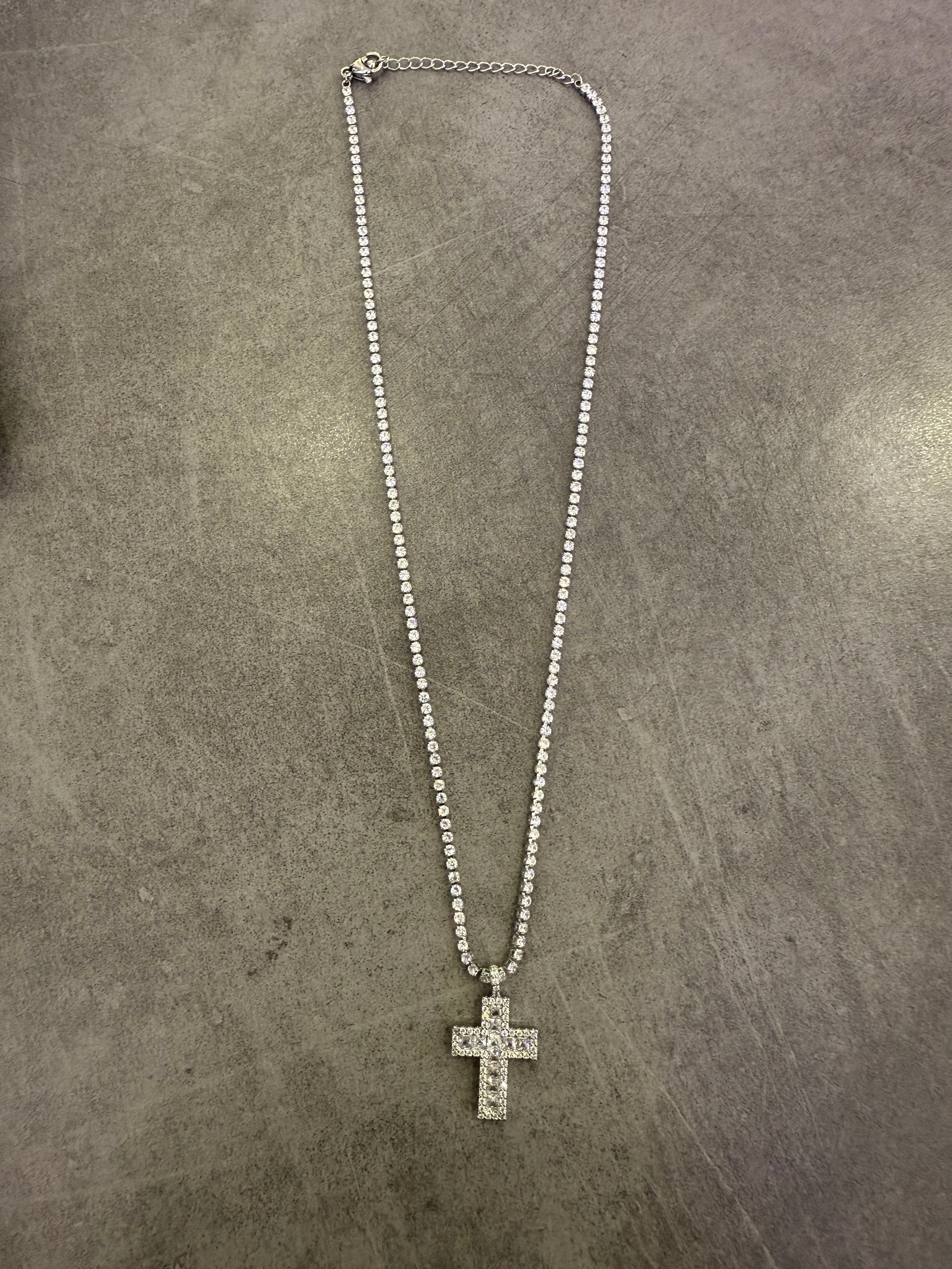 Collana Croce Stile 3
