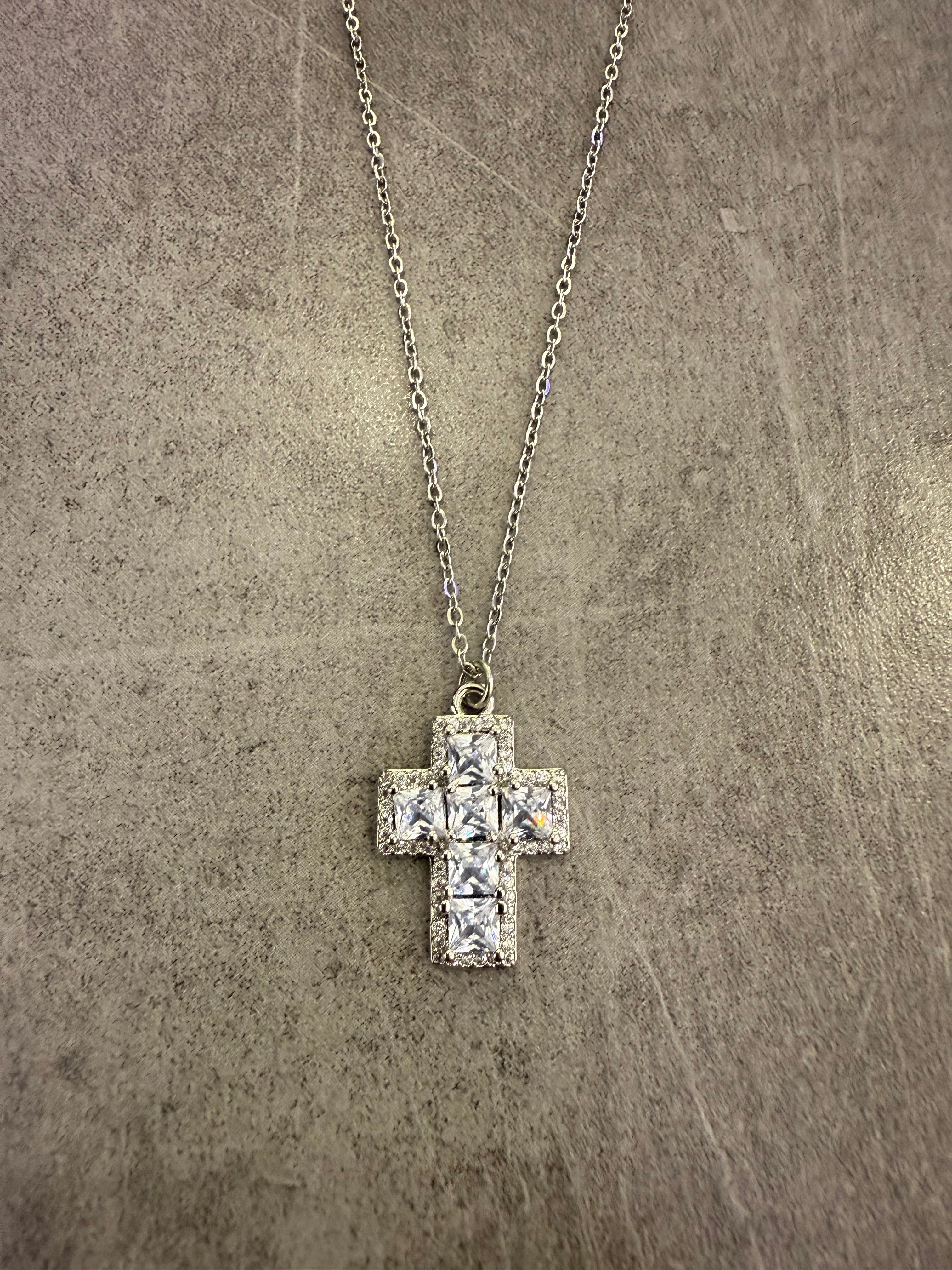 Collana Croce Stile 1